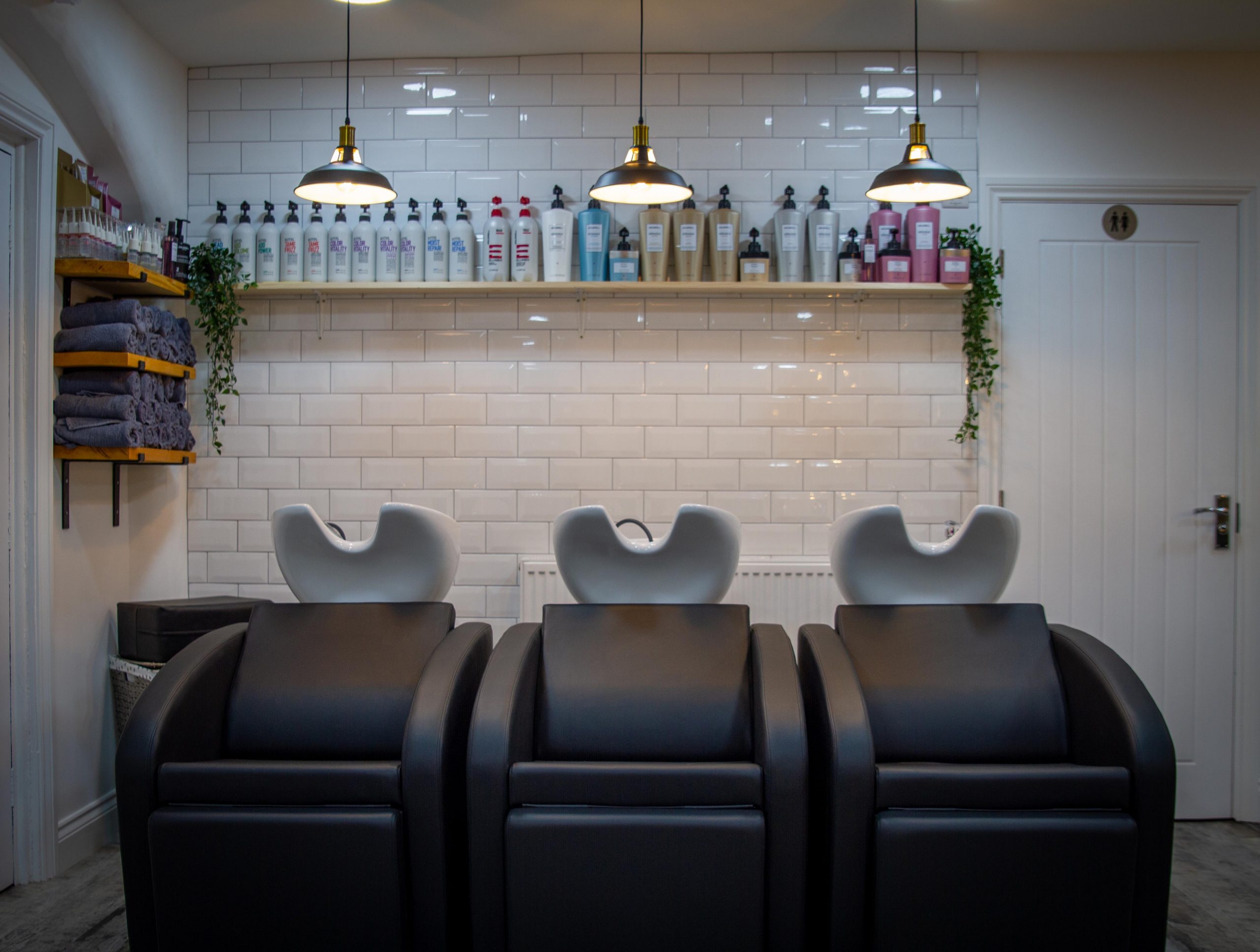 The Birdcage Hair Salon Completley devoted to you!