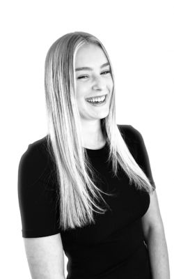 Mia-Headshot